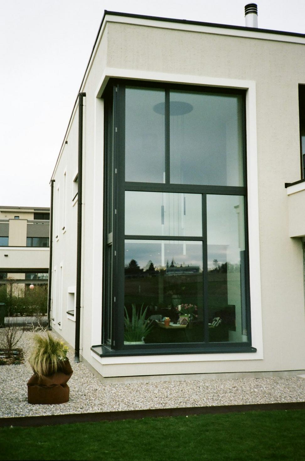 Lakeview Residence Detail