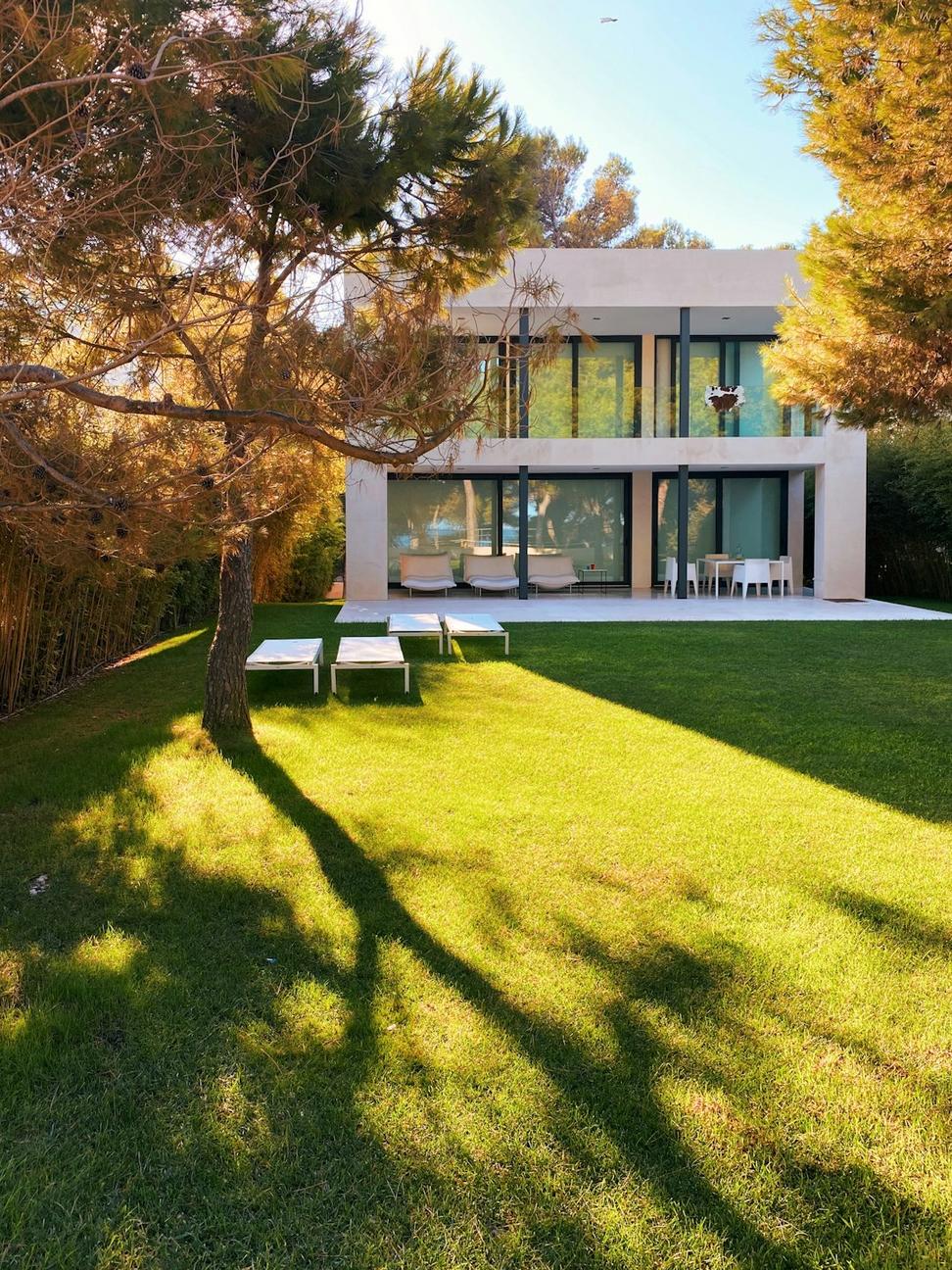 Lakeview Residence